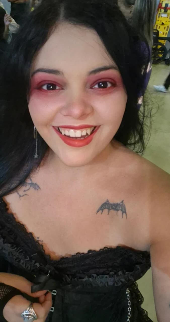 Aline Moraes, curadora do The Vampire Chronicles Brasil